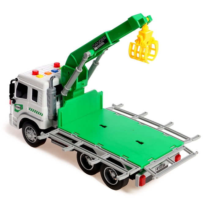 Грузовик «Лесовоз», инерция, 1:16, световые и звуковые эффекты Грузовик «Лесовоз», инерция, 1:16, световые и звуковые эффекты