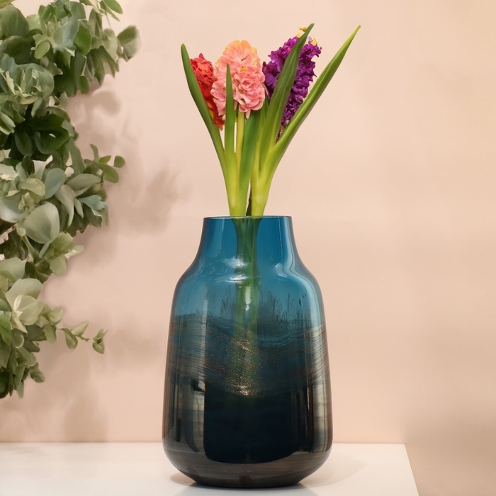 Ваза для цветов «Эльви» из цветного стекла 25 х 16 х 16 см Ваза для цветов «Эльви» из цветного стекла 25 х 16 х 16 см