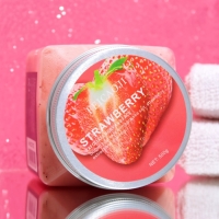 Крем-Скраб для тела обновляющий с клубникой 500 мл Крем-Скраб для тела обновляющий с клубникой 500 мл