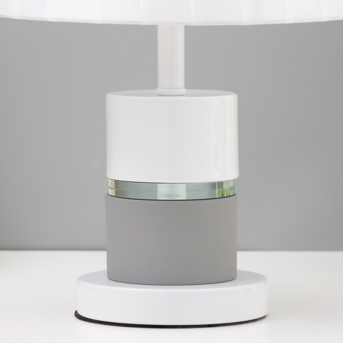 Настольная лампа Аурика E27 40Вт бело-серые 25х25х41 см RISALUX