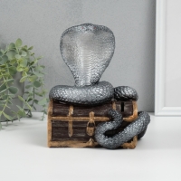 Новогодняя копилка "Кобра на сундуке " 20 х 17 х 12 см, серебристый Новогодняя копилка "Кобра на сундуке " 20 х 17 х 12 см, серебристый