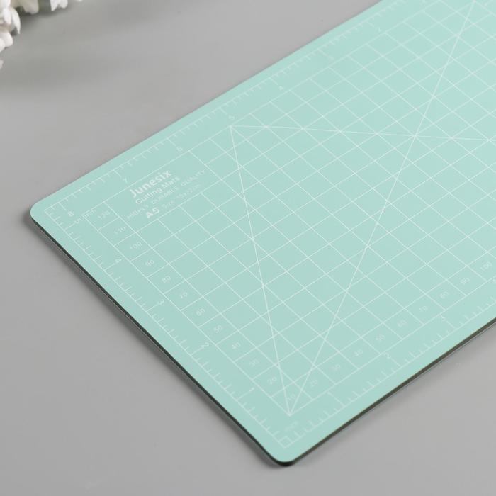 Набор инструментов для творчества: мат А5, нож + 12 лезвий + линейка 15 см Набор инструментов для творчества: мат А5, нож + 12 лезвий + линейка 15 см