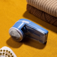 Машинка для удаления катышков Luazon LUK-06, 2хАА (не в комплекте), МИКС Машинка для удаления катышков Luazon LUK-06, 2хАА (не в комплекте), МИКС