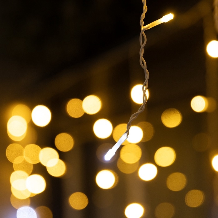 Гирлянда «Бахрома» 6 × 0.7 м, IP44, УМС, белая нить, 120 LED, свечение тёплое белое, мерцание, 220 В Гирлянда «Бахрома» 6 × 0.7 м, IP44, УМС, белая нить, 120 LED, свечение тёплое белое, мерцание, 220 В