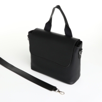 Сумка-мессенджер на клапане, цвет чёрный Сумка-мессенджер на клапане, цвет чёрный