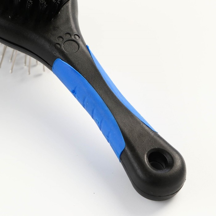 Щётка-расчёска двухсторонняя, 17,5 х 6,5 см, нескользящая ручка, чёрно-синяя Щётка-расчёска двухсторонняя, 17,5 х 6,5 см, нескользящая ручка, чёрно-синяя