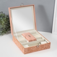 Шкатулка кожзам для украшений "Цветы" тиснение, розовая 25х25х8 см Шкатулка кожзам для украшений "Цветы" тиснение, розовая 25х25х8 см