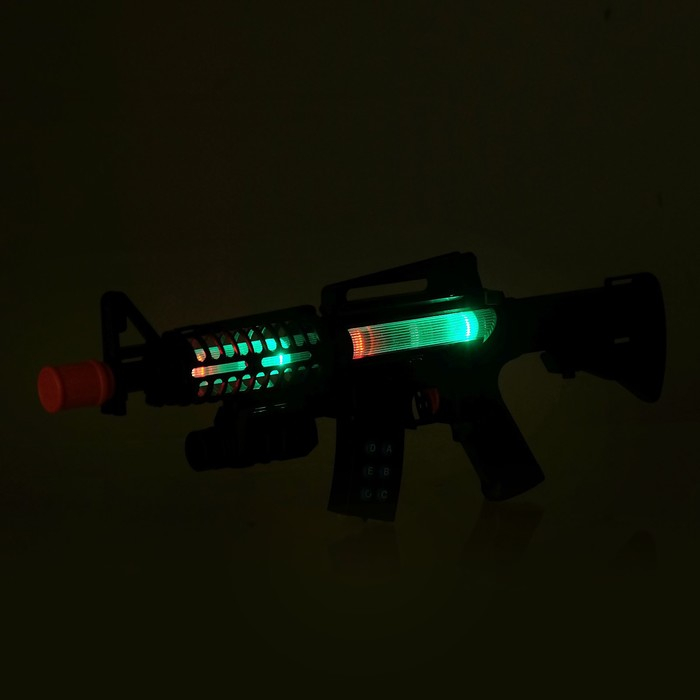 Автомат М16, световые и звуковые эффекты, работает от батареек