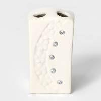 Набор аксессуаров для ванной комнаты Доляна &laquo;Цветочный барельеф&raquo;, 4 предмета (дозатор 270 мл, мыльница, 2 стакана 210 мл), цвет белый