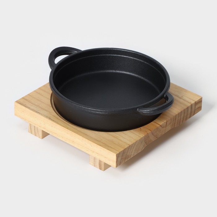 Сковорода чугунная &laquo;Круг высокий с ручками&raquo;, d=18 см, на деревянной подставке