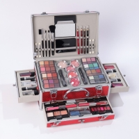 Набор профессиональной косметики"Miss Young" №10 Набор профессиональной косметики"Miss Young" №10