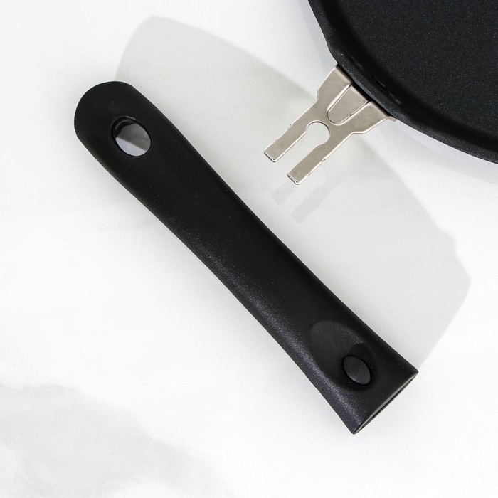 Сковорода блинная &laquo;Традиция&raquo;, d=22 см, съёмная ручка, антипригарное покрытие, цвет чёрный