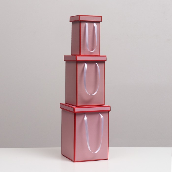 Набор коробок 3 в 1, красный, 17 х 25 см / 14 х 23 см/ 10 х 18 см