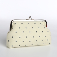 Косметичка на фермуаре, цвет бежевый Косметичка на фермуаре, цвет бежевый