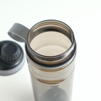 Шейкер спортивный для коктейлей и воды, 800 мл, 25 х 8 см Шейкер спортивный для коктейлей и воды, 800 мл, 25 х 8 см