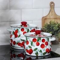 Набор кастрюль «Сочная вишня», 2 предмета: 4.5 л, 5 л, эмалированные крышки, цвет белый Набор кастрюль «Сочная вишня», 2 предмета: 4.5 л, 5 л, эмалированные крышки, цвет белый