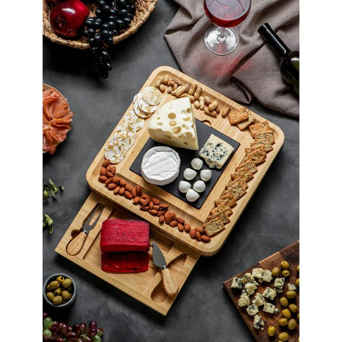 Набор для подачи сыра &laquo;Маасдам&raquo;, 4 ножа, бамбук, доска из сланца