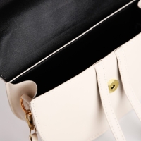 Сумка женская седло на плечо, отдел на молнии, 21х16,5х6,5 см, цвет белый Сумка женская седло на плечо, отдел на молнии, 21х16,5х6,5 см, цвет белый