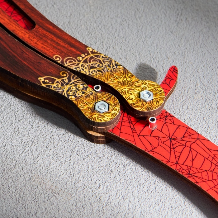 Сувенир деревянный &laquo;Нож бабочка&raquo; красные линии