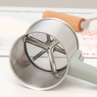 Просеиватель для муки Adagio, нержавеющая сталь, d=10 см, цвет ручки МИКС Просеиватель для муки Adagio, нержавеющая сталь, d=10 см, цвет ручки МИКС