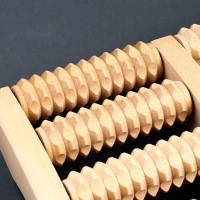 Массажёр &laquo;Счёты&raquo;, 19 &times; 24,5 &times; 4 см, 5 комбинированных рядов, цвет &laquo;светлое дерево&raquo;