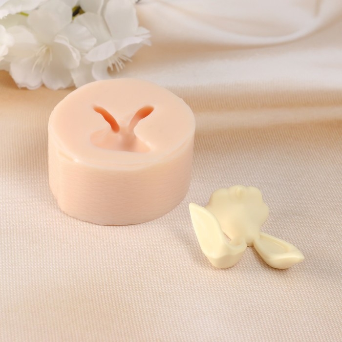 Молд силиконовый Молд силиконовый "Заяц с погнутым ухом" 3,5х5х1,5 см