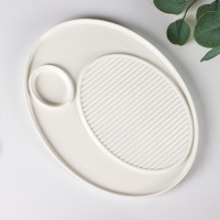 Блюдо фарфоровое с соусником Доляна, 30&times;22,5 см, цвет белый