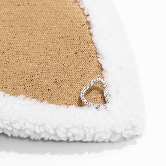 Когтеточка подвесная Когтеточка подвесная "Мышка" с хвостиком-дразнилкой, ковролин, 42 х 26,5 см, микс цветов