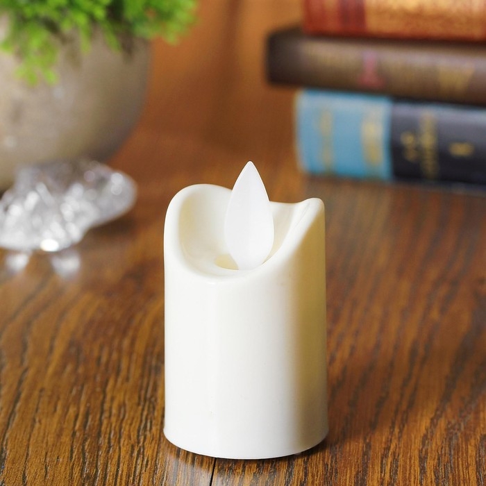 Свеча светодиодная «Свет», горит жёлтым Свеча светодиодная «Свет», горит жёлтым