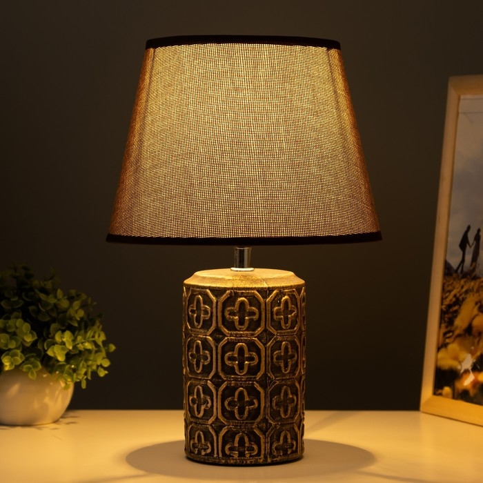 Настольная лампа Настольная лампа "Августа" Е14 40Вт шоколадно-золотой 22х22х34 см RISALUX