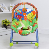 Шезлонг &laquo;Улитка и друзья&raquo;, с погремушками