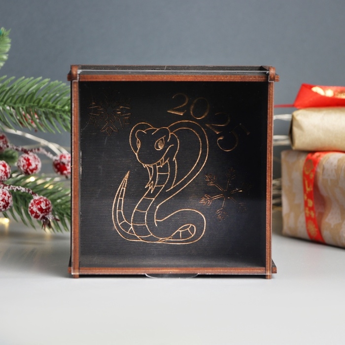 Новогодняя шкатулка Новогодняя шкатулка "Кобра" 6х12х12 см