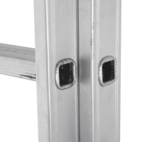 Лестница ТУНДРА, трехсекционная, алюминиевая, 6 ступеней Лестница ТУНДРА, трехсекционная, алюминиевая, 6 ступеней