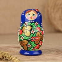 Матрёшка &laquo;Божья коровка&raquo;, голубое платье, 5 кукольная, 9-10 см