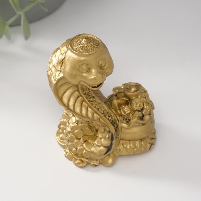 Нэцкэ полистоун "Змея с мешком китайских монет" 4,7х7,5х9,7 см