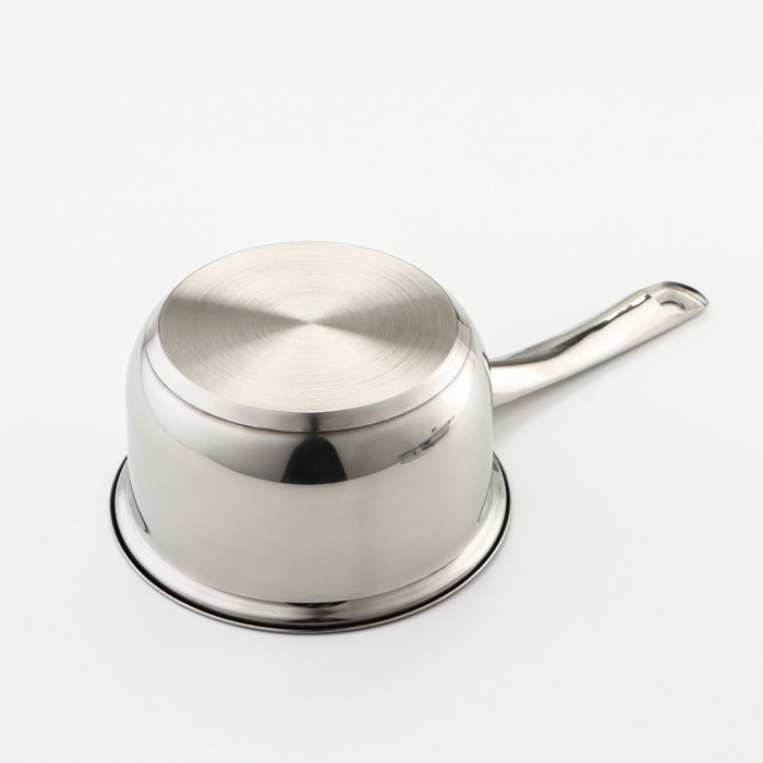 Набор посуды из нержавеющей стали Доляна &laquo;Классика&raquo;, 8 предметов: ковш 1,5 л, 2 кастрюли 2/3 л, сковорода d=24 см, крышки, стенки 0,3 мм, дно 5 мм