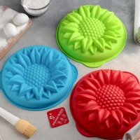 Форма для выпечки Доляна «Подсолнух», силикон, 29×6 см, с ручками, цвет МИКС Форма для выпечки Доляна «Подсолнух», силикон, 29×6 см, с ручками, цвет МИКС