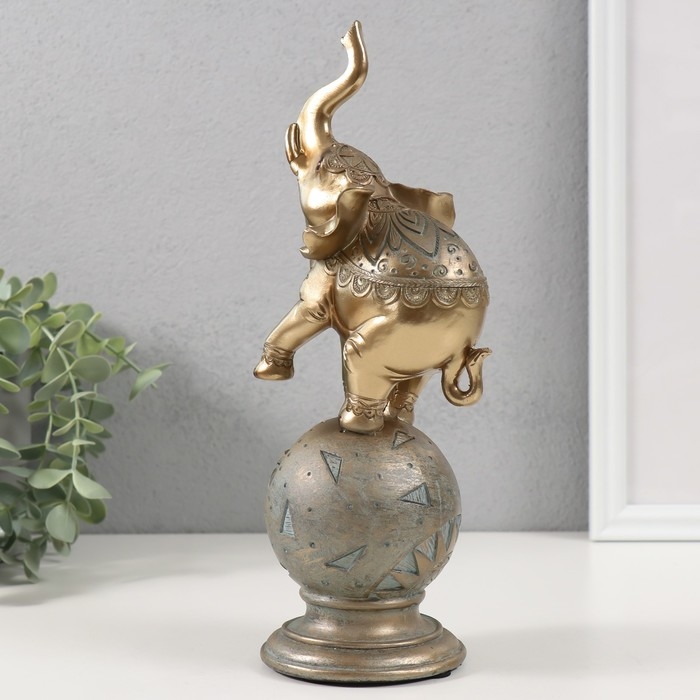Сувенир полистоун "Слон на шаре с узорами" бронза с патиной 9,5х8х25,5 см