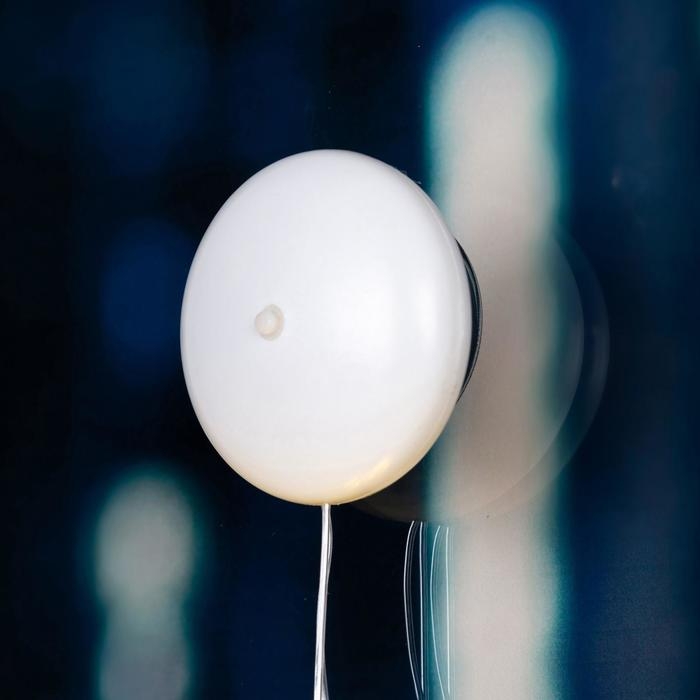 Светодиодная фигура на присоске &laquo;Ёлка&raquo; 16 &times; 20 см, пластик, батарейки АААх3 (не в комплекте), свечение тёплое белое