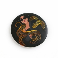 Зеркало карманное новогоднее &laquo;Новый год: Девушка&raquo;, диам.7 см
