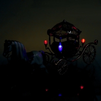 Карета для кукол &laquo;Сказка&raquo;, свет