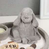 Сад камней Дзен d=16,5 см Хотей "ничего не слышу", со свечой, серый Сад камней Дзен d=16,5 см Хотей "ничего не слышу", со свечой, серый