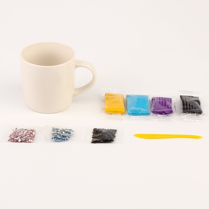 Набор для декора кружки полимерной глиной. Лепка на кружке &laquo;Бабочка&raquo;, со стразами