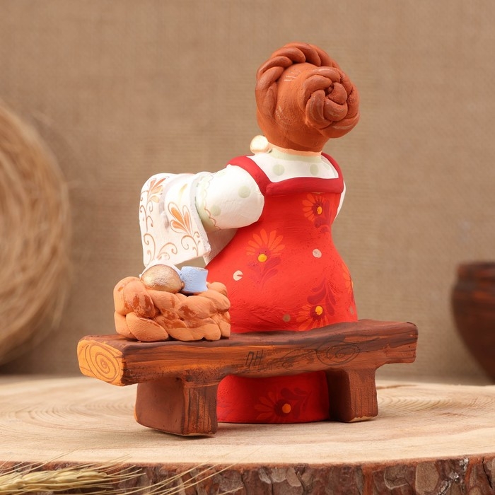 Ковровская игрушка "Барышня Вышивальщица", керамика