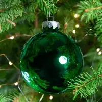 Елочный шар Finery Gloss, 10 см, глянцевый зеленый