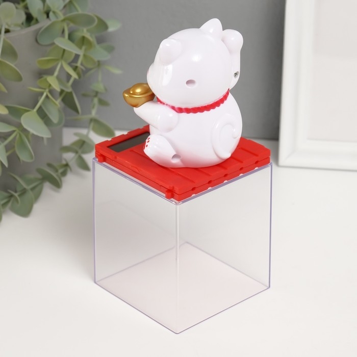 Маятник пластик Маятник пластик "Белый Манэки-нэко со слитком Ямб" 8х8х8,5 см