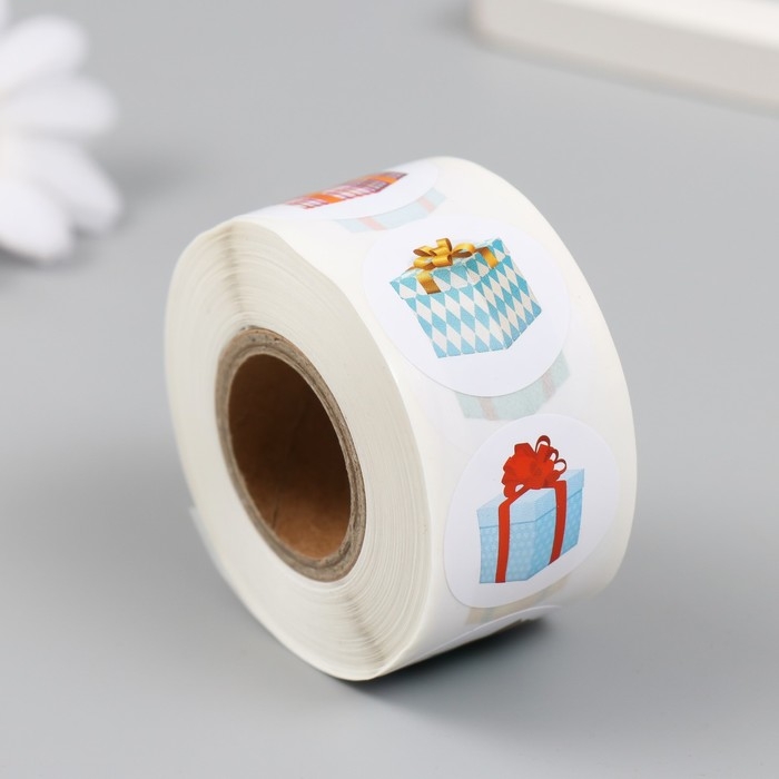 Наклейка бумага Наклейка бумага "Подарочки" d=2,5 см 500 шт в рулоне 3х6,5х6,5 см