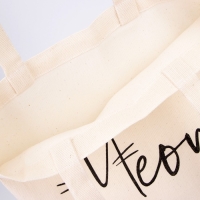 Сумка текстильная Meow, 35х0,5х40, отдел без молнии, без подклада, бежевый Сумка текстильная Meow, 35х0,5х40, отдел без молнии, без подклада, бежевый