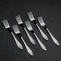 Вилка столовая «Дубрава», длина 19,5 см, толщина 2 мм, цвет серебряный Вилка столовая «Дубрава», длина 19,5 см, толщина 2 мм, цвет серебряный