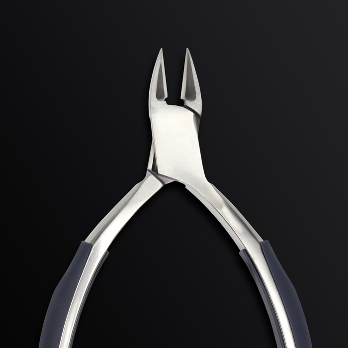 Кусачки педикюрные «Premium», скрытая пружина, прорезиненные ручки, 12,3 см, длина лезвия - 13 мм, цвет серебристый/серый Кусачки педикюрные «Premium», скрытая пружина, прорезиненные ручки, 12,3 см, длина лезвия - 13 мм, цвет серебристый/серый